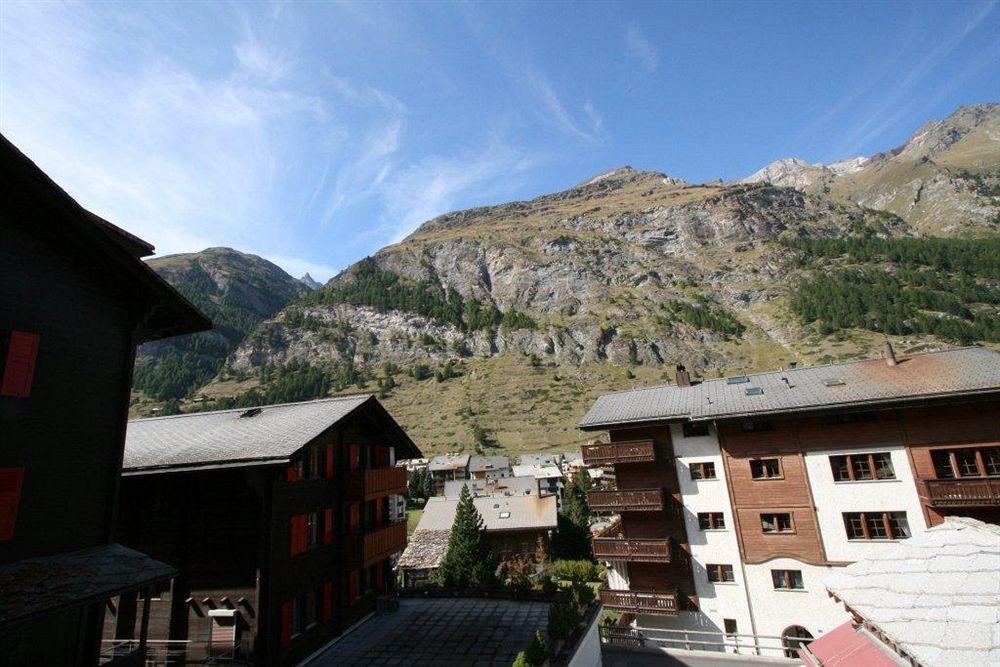 Haus Colosseo Apartment Zermatt Exterior photo